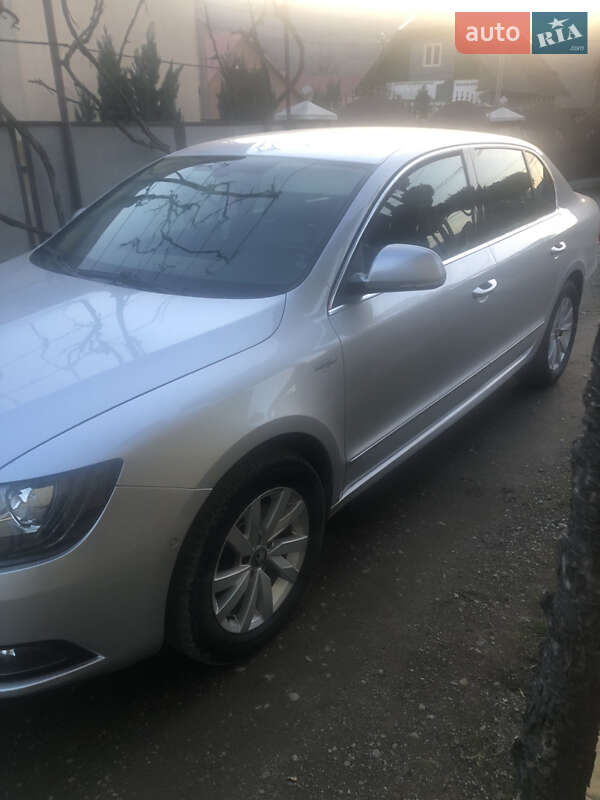 Лифтбек Skoda Superb 2014 в Тячеве