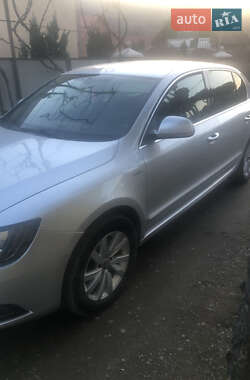 Лифтбек Skoda Superb 2014 в 