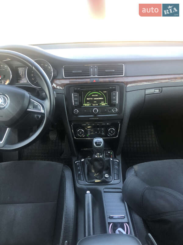 Лифтбек Skoda Superb 2014 в Тячеве