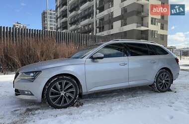 Универсал Skoda Superb 2020 в Киеве