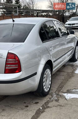 Ліфтбек Skoda Superb 2006 в Чернівцях