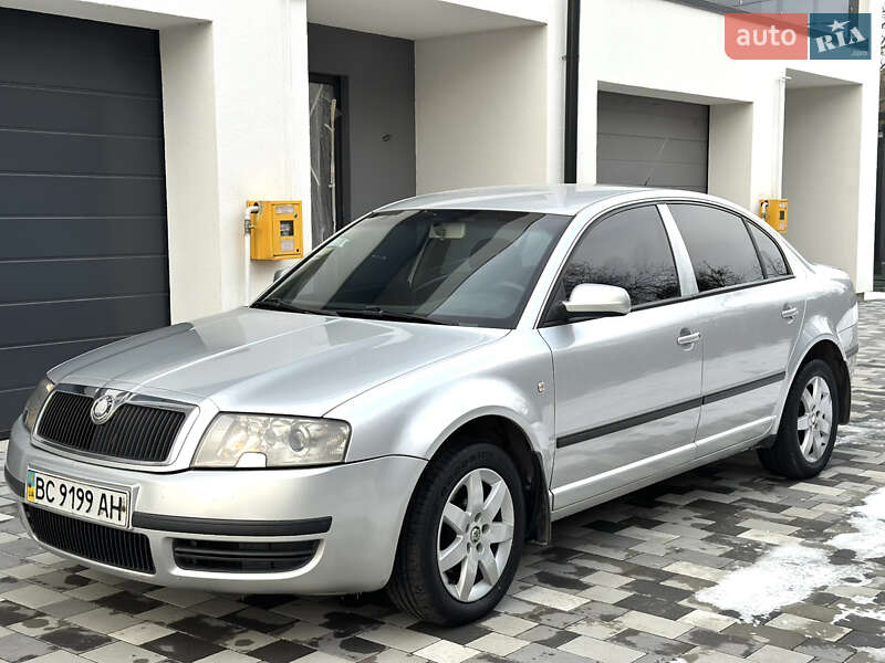 Ліфтбек Skoda Superb 2004 в Львові