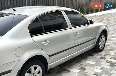 Ліфтбек Skoda Superb 2004 в Львові