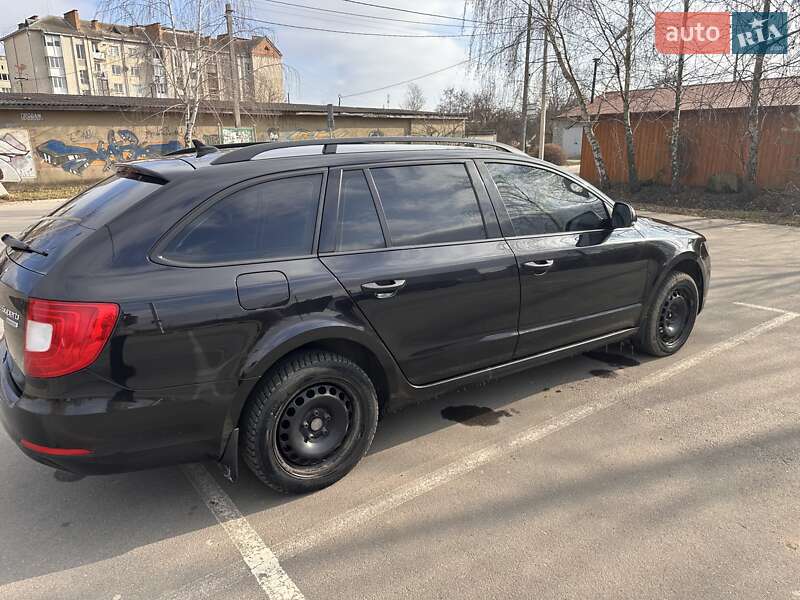 Универсал Skoda Superb 2013 в Ровно