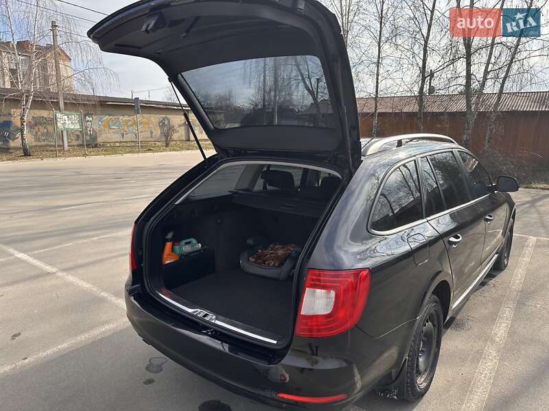 Универсал Skoda Superb 2013 в Ровно