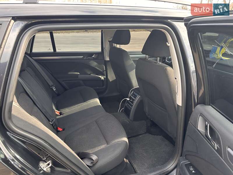 Универсал Skoda Superb 2013 в Ровно
