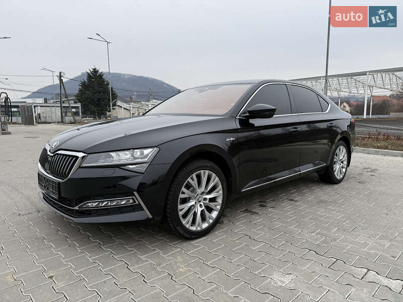 Ліфтбек Skoda Superb 2022 в 