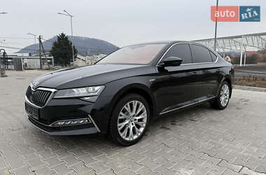 Ліфтбек Skoda Superb 2022 в 