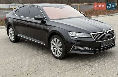 Ліфтбек Skoda Superb 2022 в 