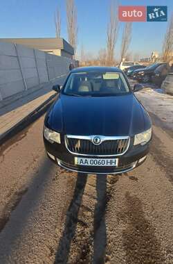 Лифтбек Skoda Superb 2011 в Буче