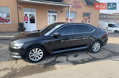 Лифтбек Skoda Superb 2019 в 