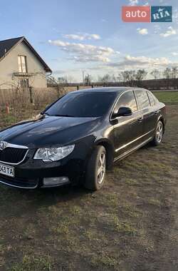 Лифтбек Skoda Superb 2010 в Мостиске