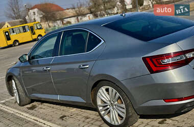 Ліфтбек Skoda Superb 2015 в 