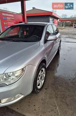 Лифтбек Skoda Superb 2012 в 