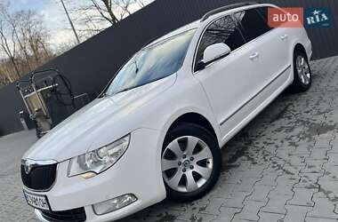 Універсал Skoda Superb 2011 в Дрогобичі