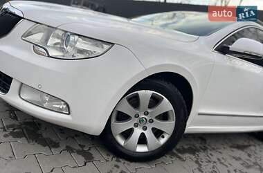 Універсал Skoda Superb 2011 в Дрогобичі