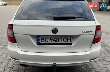 Універсал Skoda Superb 2011 в Дрогобичі