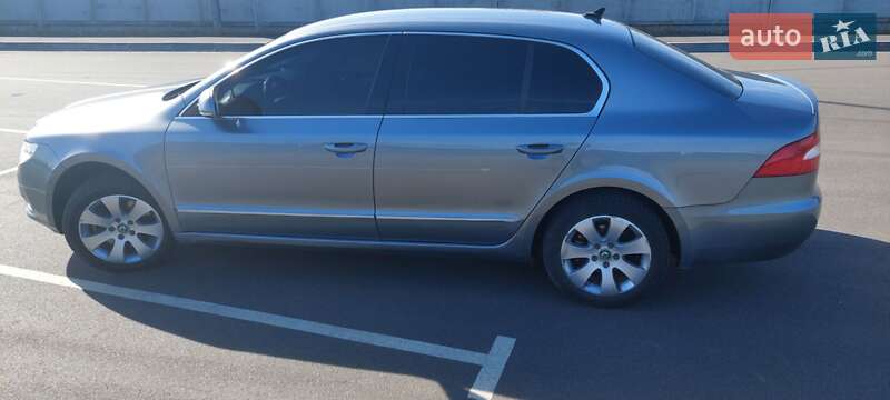 Лифтбек Skoda Superb 2011 в Виннице