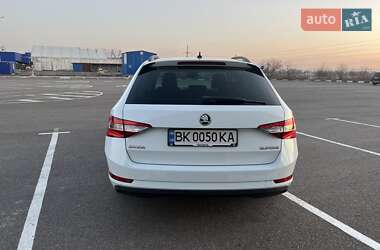 Универсал Skoda Superb 2017 в 
