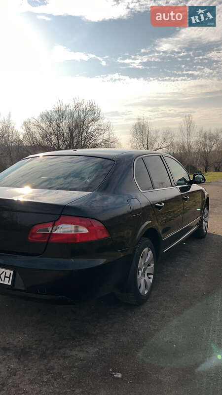 Лифтбек Skoda Superb 2011 в Мукачево
