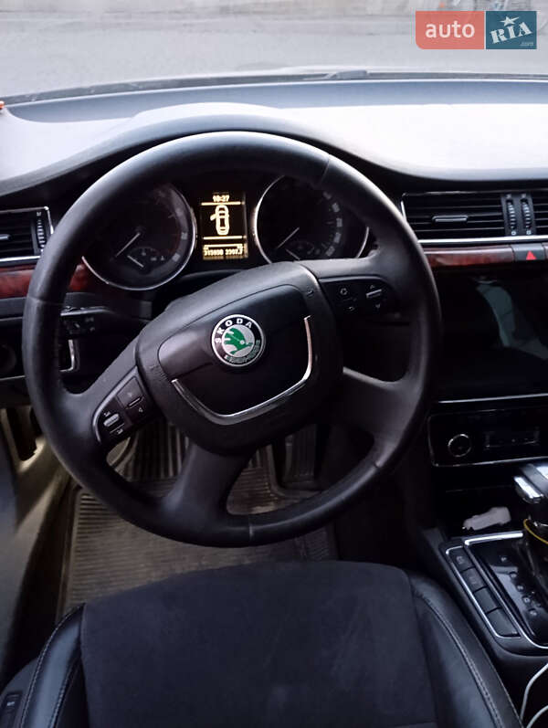 Лифтбек Skoda Superb 2011 в Мукачево