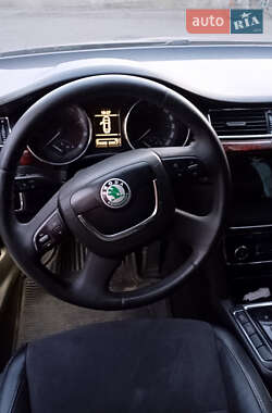 Лифтбек Skoda Superb 2011 в 