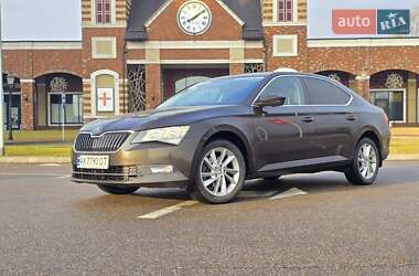 Лифтбек Skoda Superb 2017 в Киеве