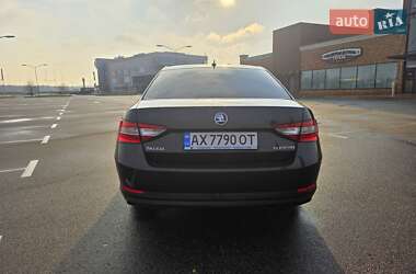 Лифтбек Skoda Superb 2017 в Киеве