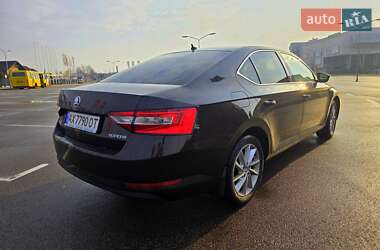 Лифтбек Skoda Superb 2017 в Киеве