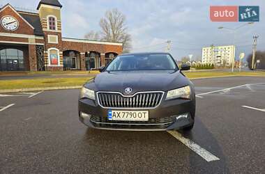 Лифтбек Skoda Superb 2017 в Киеве