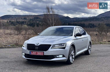 Лифтбек Skoda Superb 2017 в 