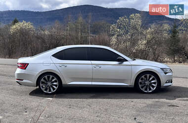 Лифтбек Skoda Superb 2017 в 
