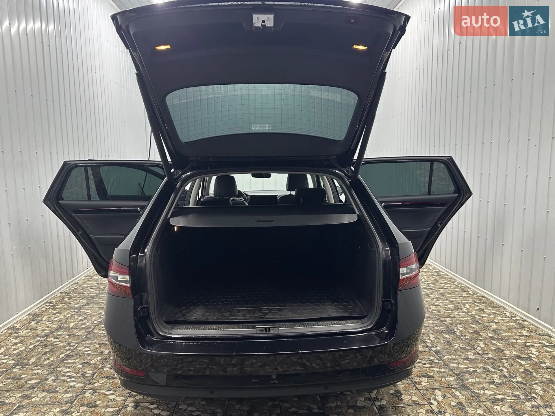 2016 Skoda Superb - мініатюра 11