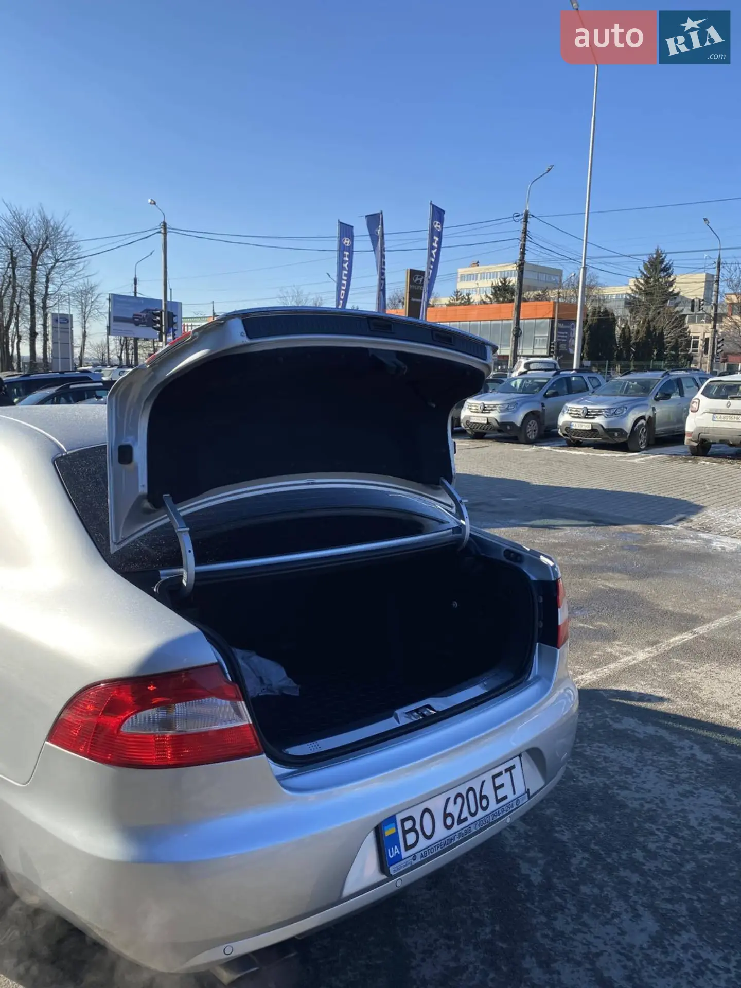 2010 Skoda Superb - мініатюра 4