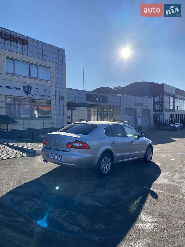 Ліфтбек Skoda Superb 2010 в Тернополі