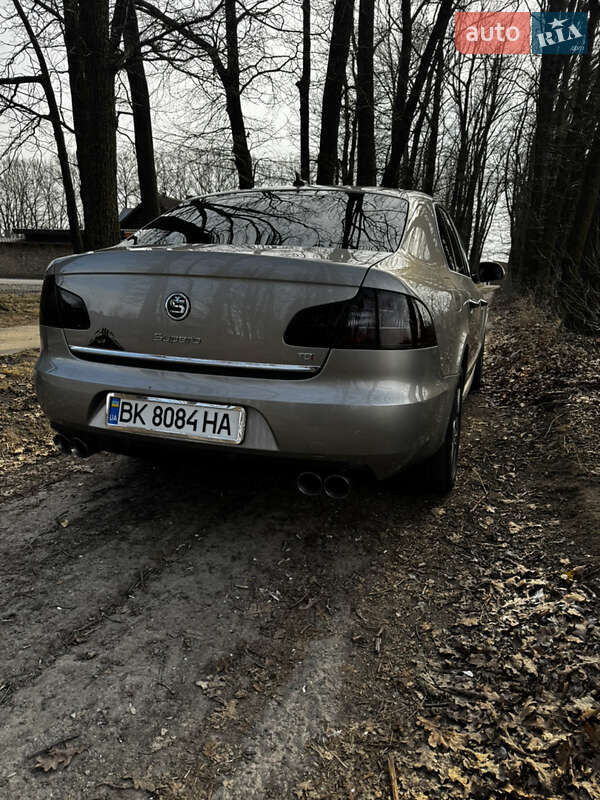 Ліфтбек Skoda Superb 2011 в Рівному