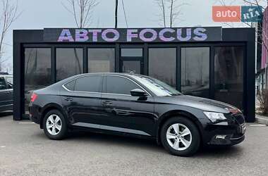 Лифтбек Skoda Superb 2016 в 