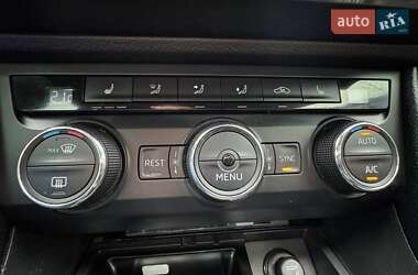 Лифтбек Skoda Superb 2016 в 