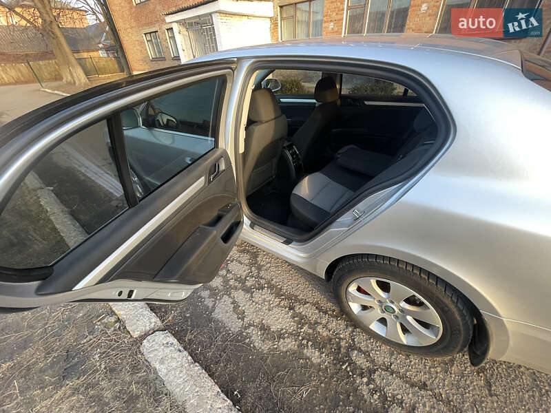 Лифтбек Skoda Superb 2012 в Миргороде