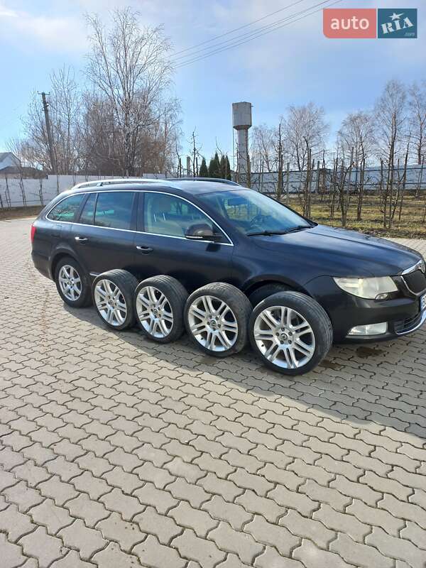 Универсал Skoda Superb 2010 в Шумске
