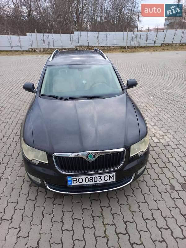 Универсал Skoda Superb 2010 в Шумске