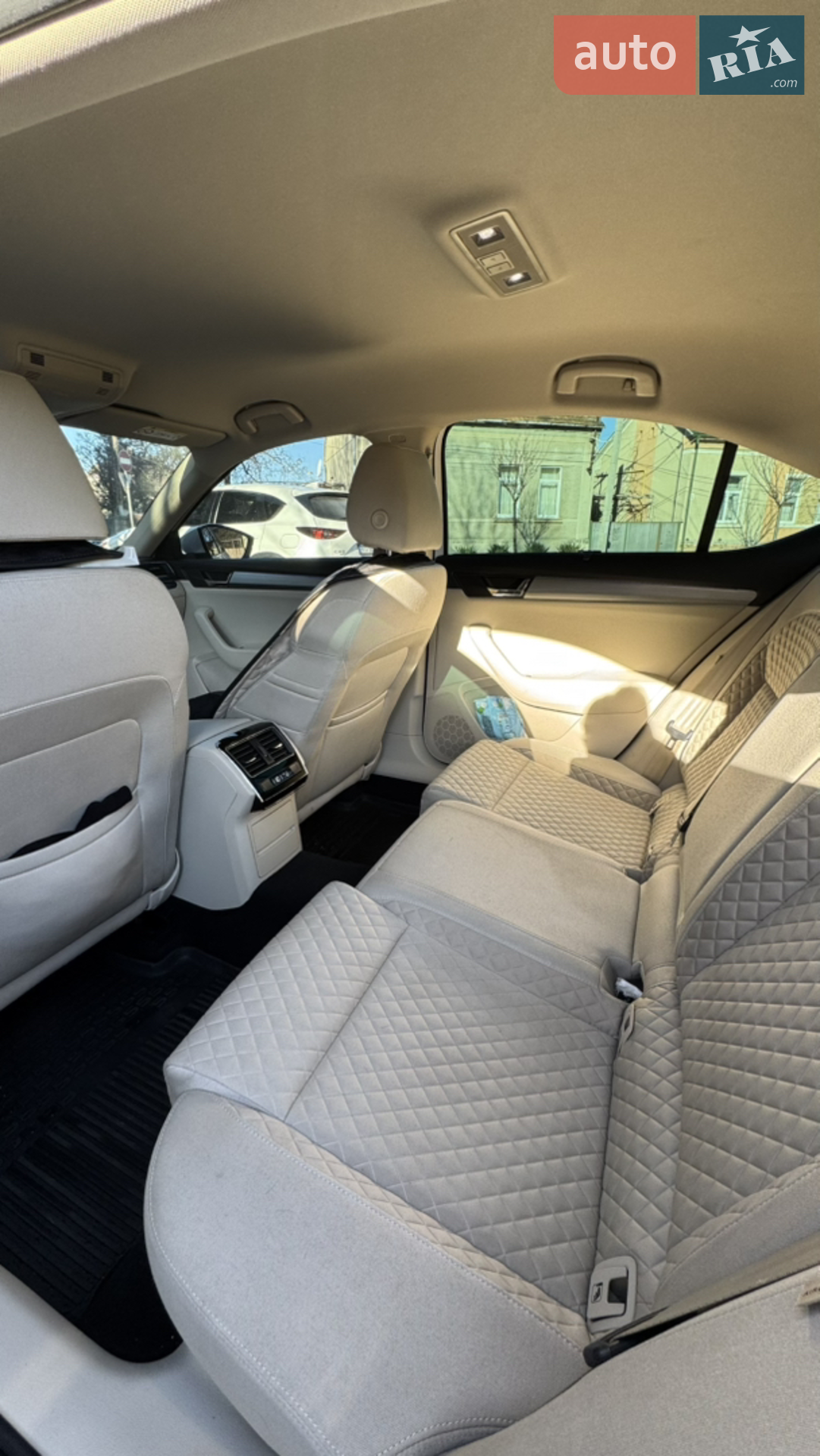 2017 Skoda Superb - мініатюра 13