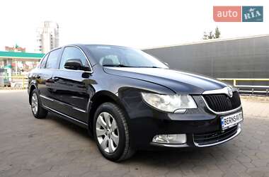Лифтбек Skoda Superb 2011 в 
