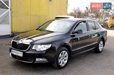 Лифтбек Skoda Superb 2011 в 