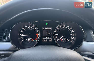 Лифтбек Skoda Superb 2013 в 