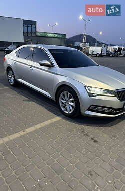Лифтбек Skoda Superb 2019 в 