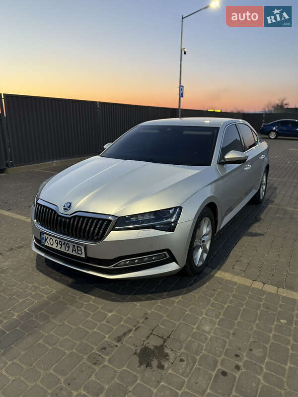 Лифтбек Skoda Superb 2019 в Мукачево