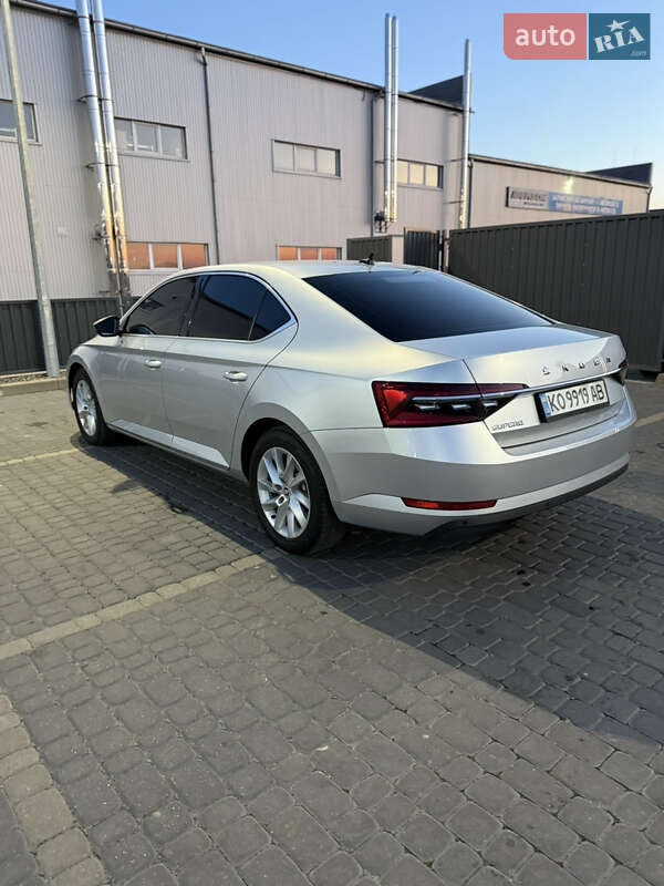 Лифтбек Skoda Superb 2019 в Мукачево