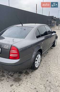 Лифтбек Skoda Superb 2006 в 