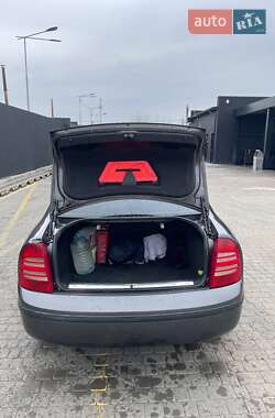 Лифтбек Skoda Superb 2006 в 